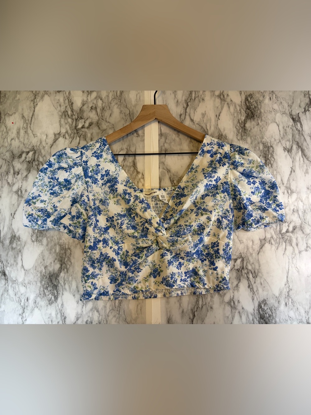Blue & White Floral Twist-Front Crop‎ Top size L